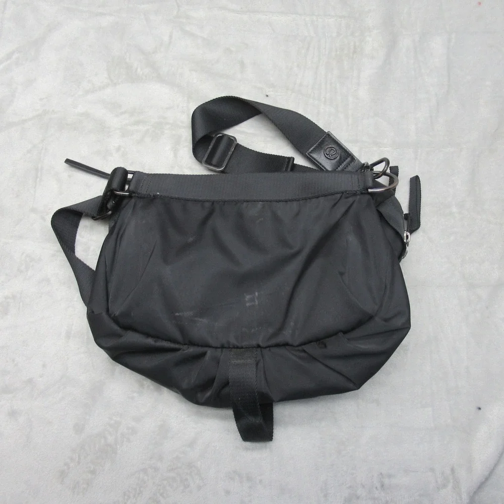 Lululemon‎ Crossbody Bag Mens Black Waterproof Mesh Pocket Utility Travel Pouch